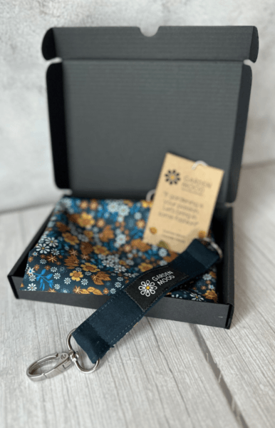 Gift set "Floral greeting" with scarf and key chain