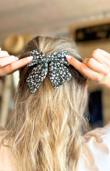 Small green floral hair bow