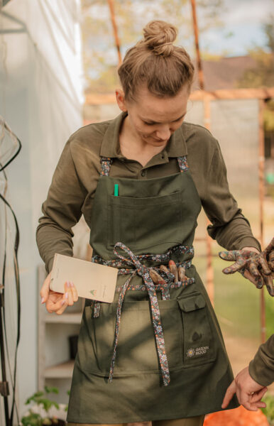 Garden “Transformer” Apron (Two Parts, Pockets)