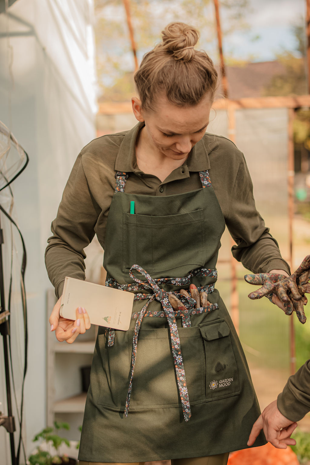 Garden “Transformer” Apron (Two Parts, Pockets)