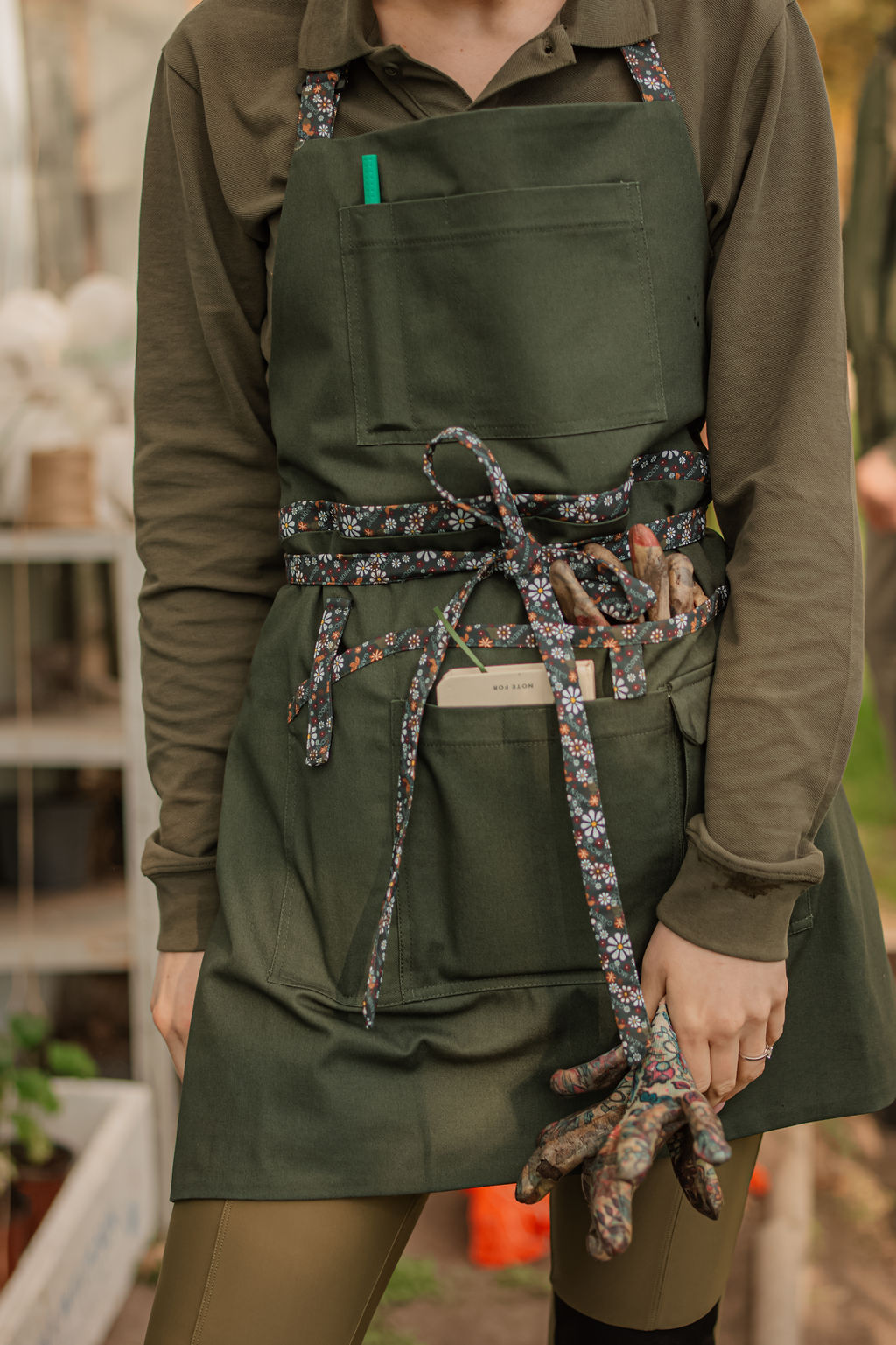 Garden “Transformer” Apron (Two Parts, Pockets)